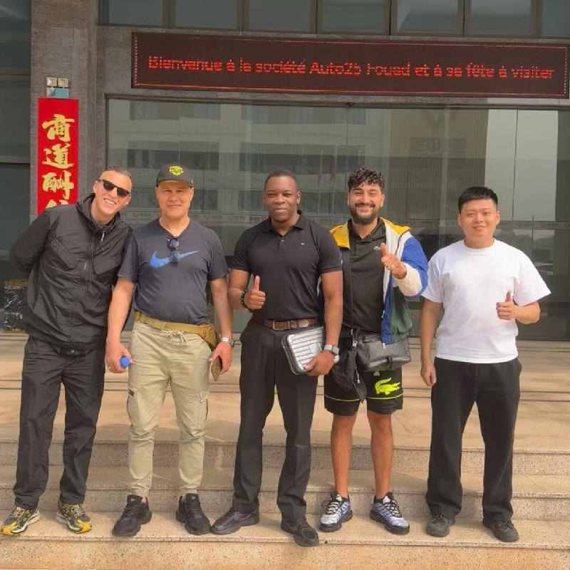 Receive customers from Europe for visiting our Factory